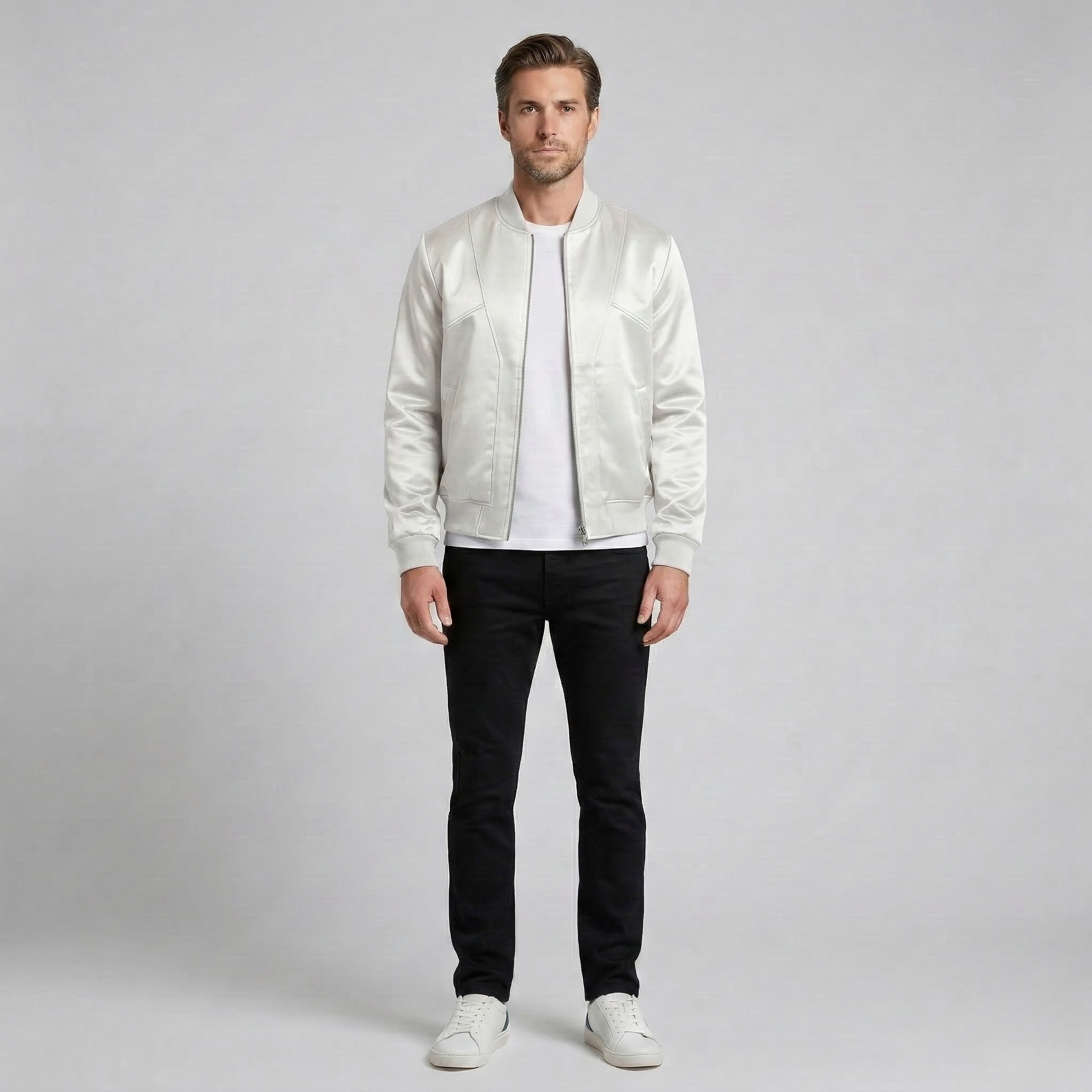 Minimalistisk bomberjakke med satinfinish