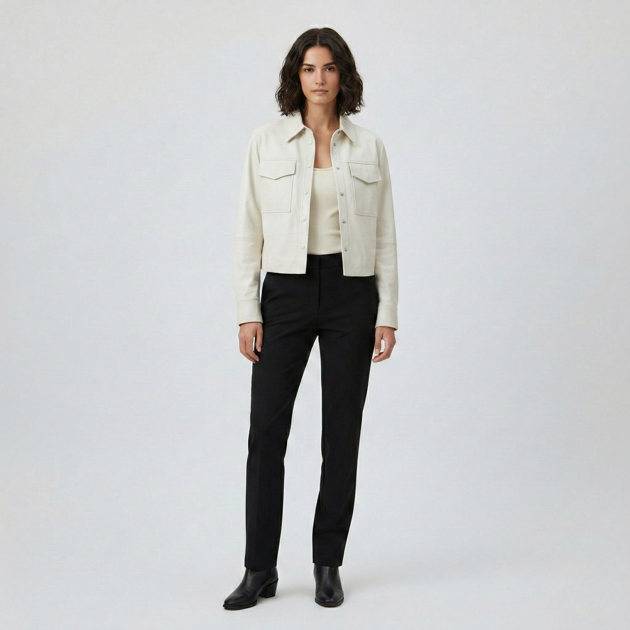 Kort læderjakke i utility-stil