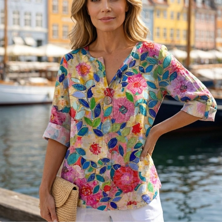 Bluse med blomsterprint og knapdetaljer | V-Hals | Let & Elegant Hverdagsstil